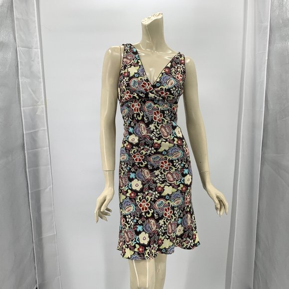 LOFT Dresses & Skirts - Ann Taylor Loft Petites V-Neck Sleeveless Dress